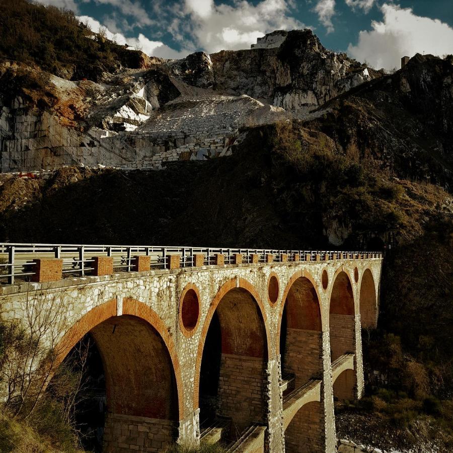 Monti Guesthouse Monti di Licciana Nardi Exteriér fotografie