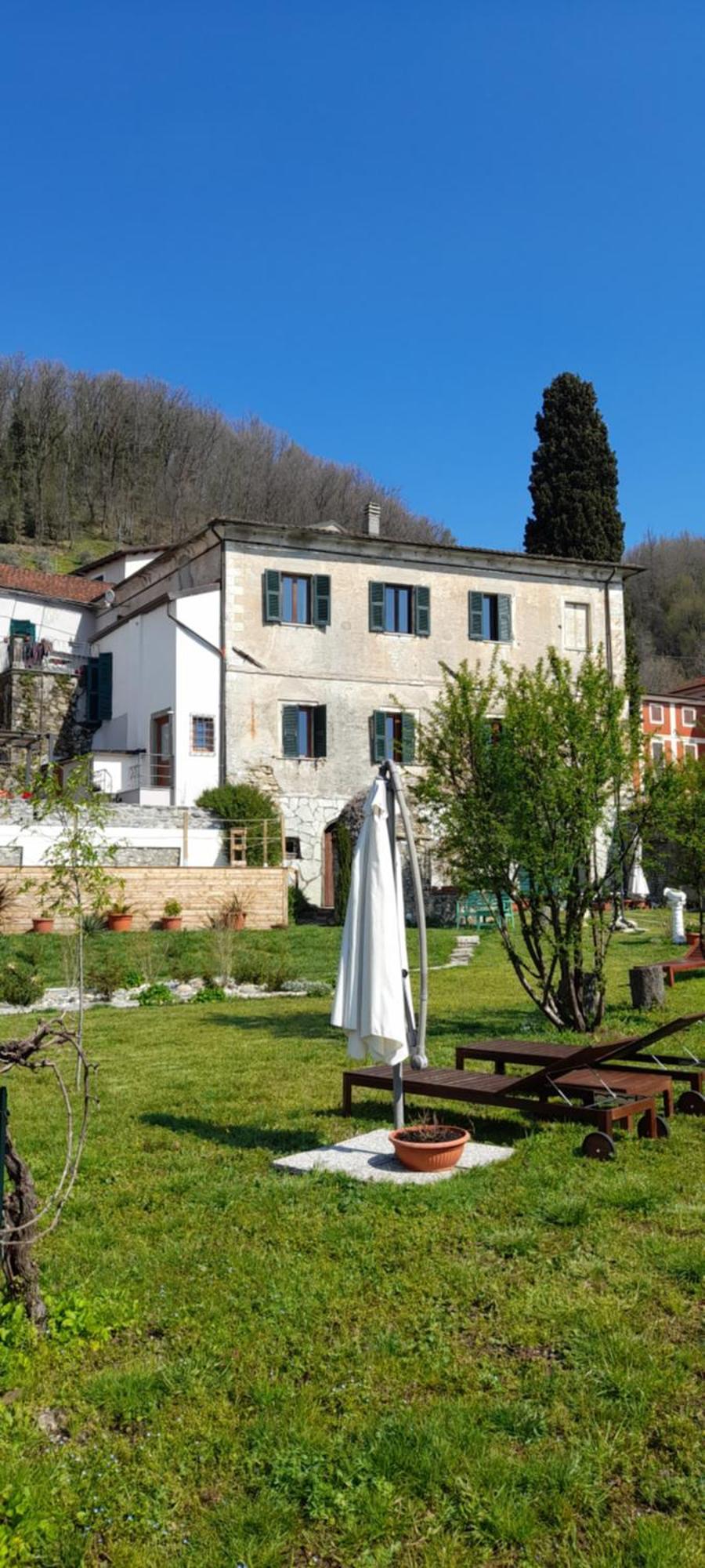 Monti Guesthouse Monti di Licciana Nardi Exteriér fotografie