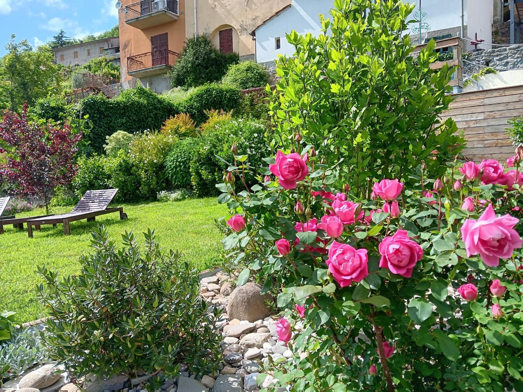 Monti Guesthouse Monti di Licciana Nardi Exteriér fotografie