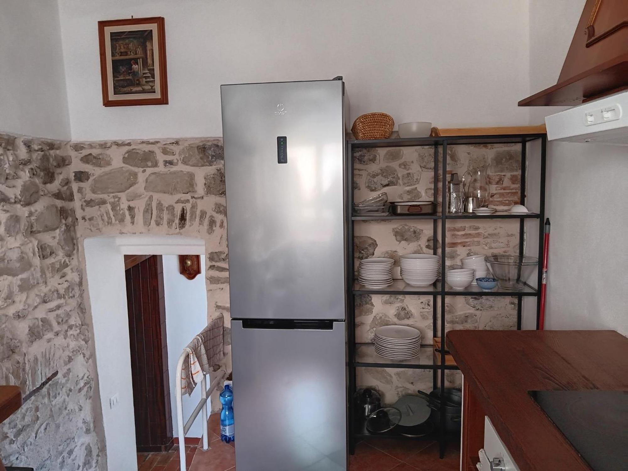 Monti Guesthouse Monti di Licciana Nardi Exteriér fotografie