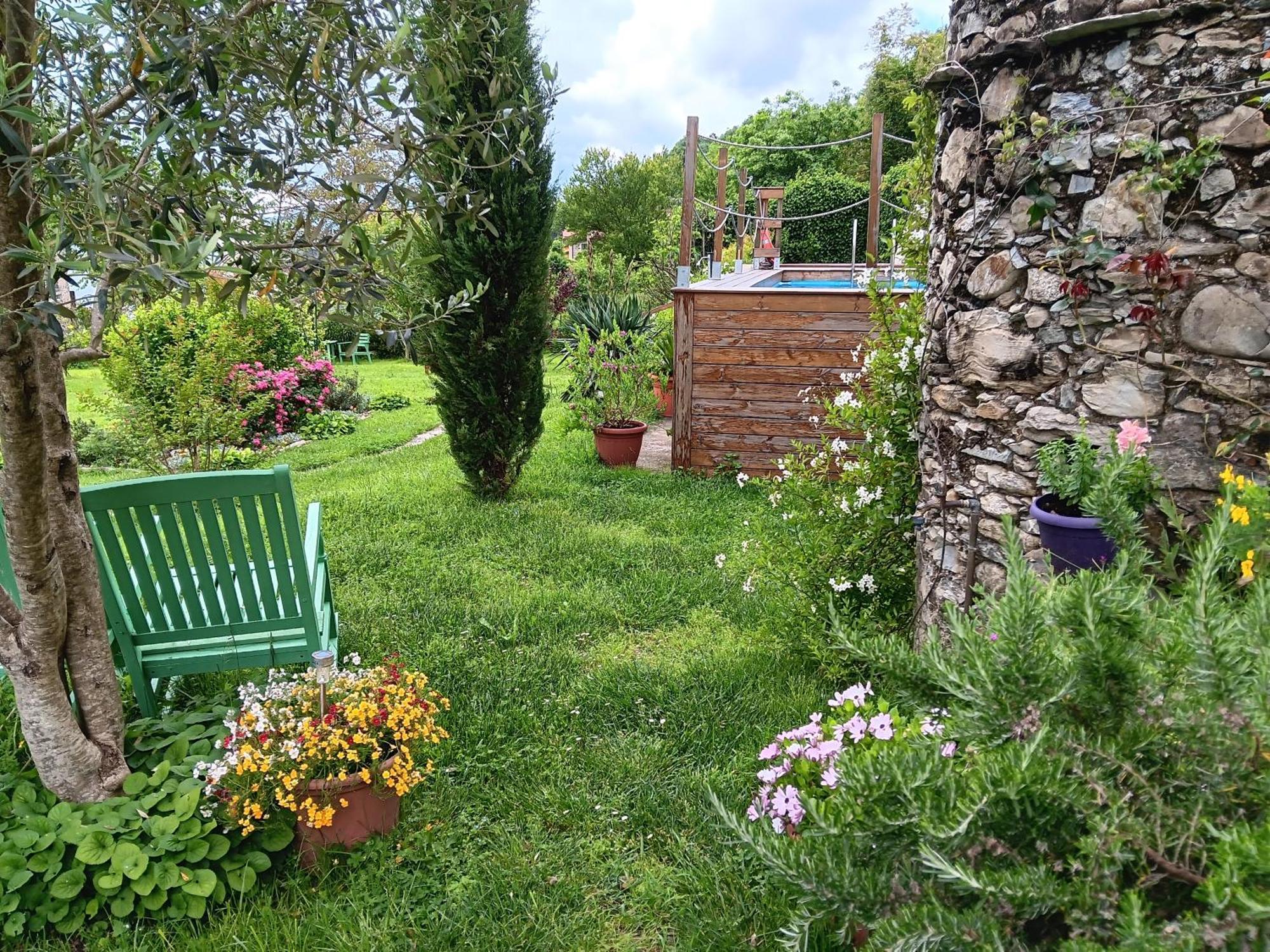 Monti Guesthouse Monti di Licciana Nardi Exteriér fotografie