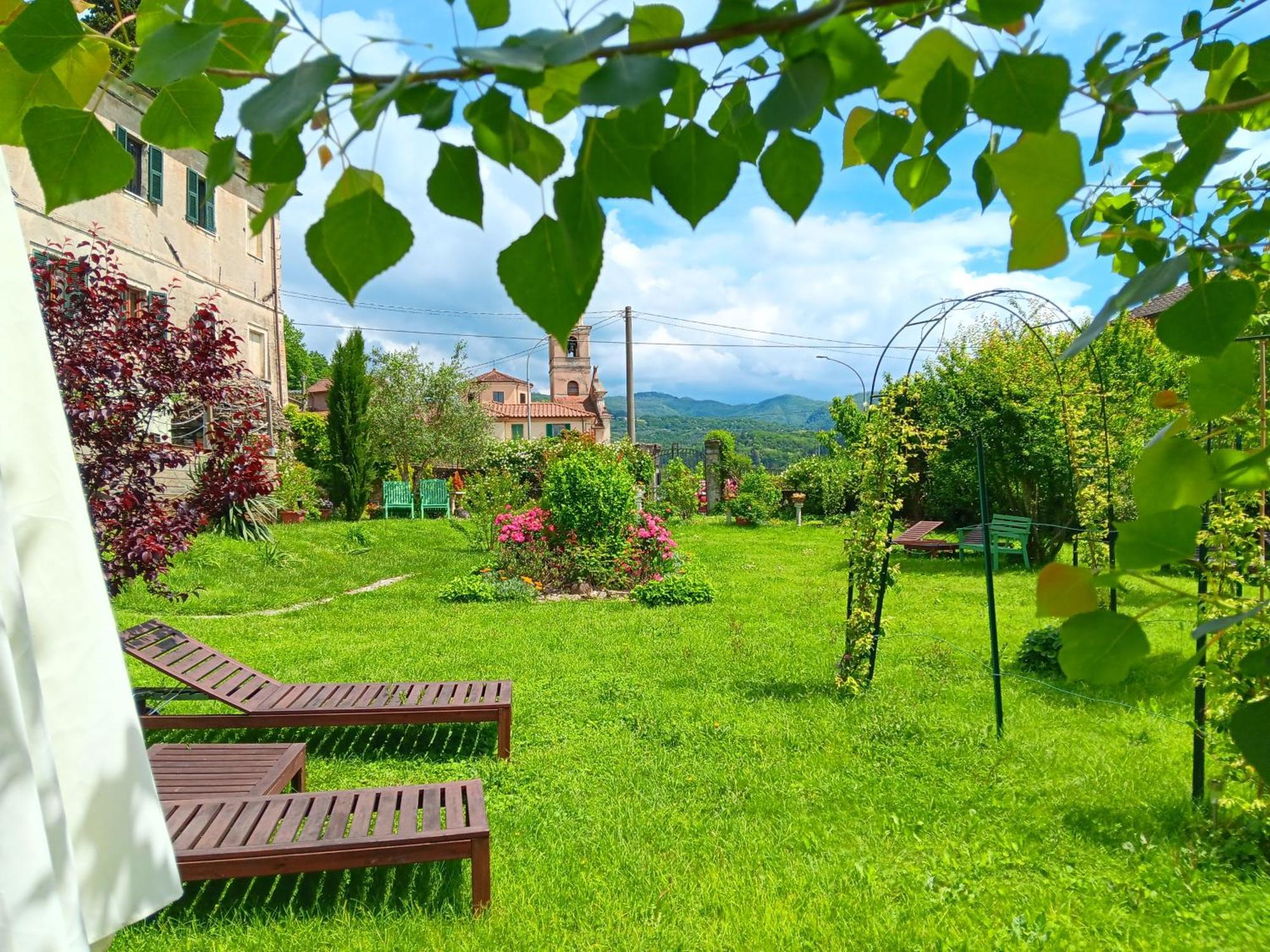 Monti Guesthouse Monti di Licciana Nardi Exteriér fotografie